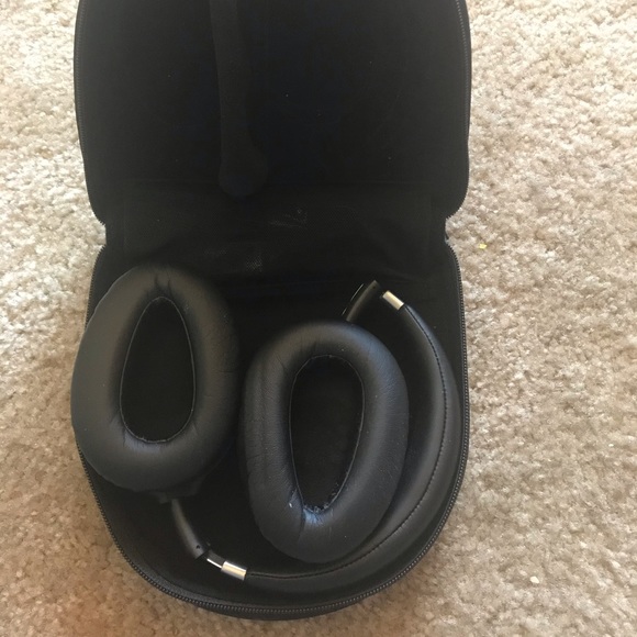 Sennheiser active Noise Cancel Wireless Headphones - Picture 2 of 2